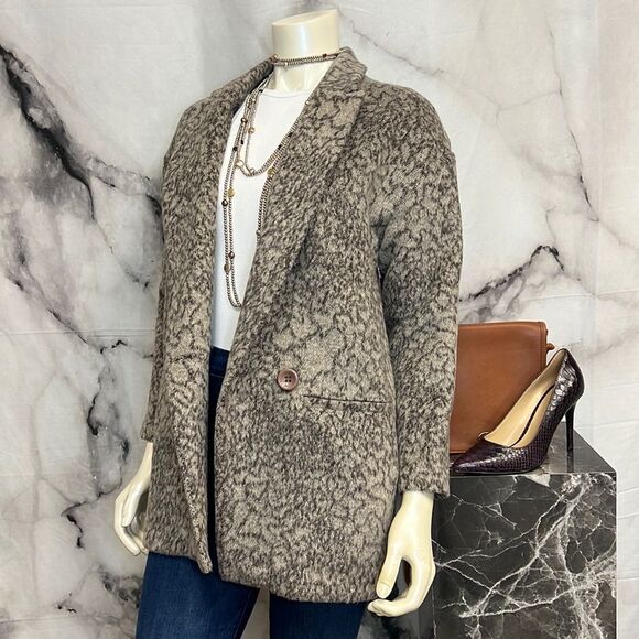 ASTR gray animal print over sized coat - Picture 1 of 5
